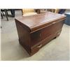 Image 2 : Hondorich Furniture Co. Cedar Blanket Chest 19" x 22" x 40"