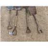 Image 3 : 4 Various Shovels + 1 Hoe