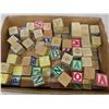 Image 2 : 150++ Vintage Wood Blocks in Cool Old Sampson Box