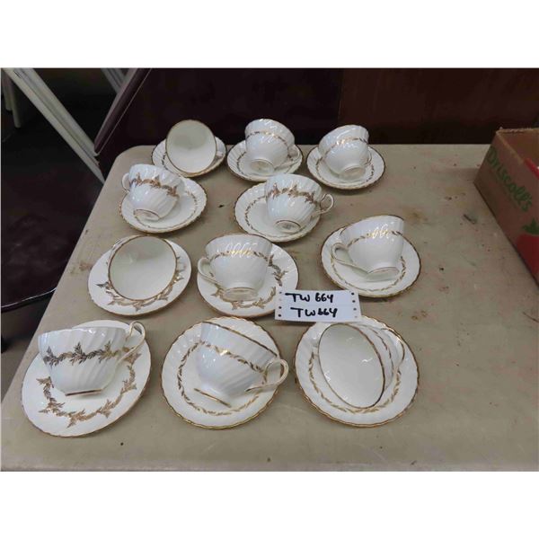 11 Tea Cups and Saucers (3) Foley Golden Regency (8) Royal 
