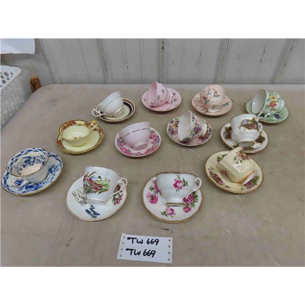 12 Tea Cups and Saucers of Various Makes - Paragon, Aynsley, 