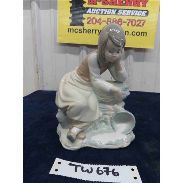 Lladro 'Spilled Milk'  HN 2287