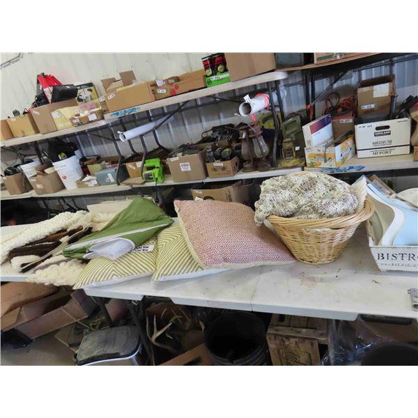 Assorted Home Décor Items : Pillows , Throws , Baskets , Pitchers 