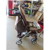 Image 4 : Chicco Folding Stroller with Cup Holder 