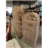 Image 3 : 2 Wicker Shelving Units 70'' x 30'' x 15'' + 58'' x 26'' x 16''