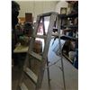 Image 4 : 6' Aluminum Step Ladder 