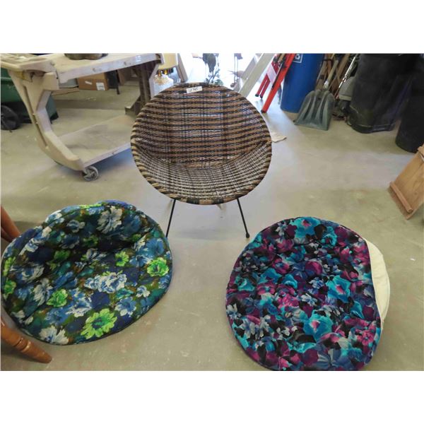 Mid Century Wicker Basket Chair with 2 Fitted Cloth Covers , Chair