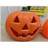 Image 2 : 2 Plastic Blow Mold, Light Up Pumpkins - Bigger 1 is 15'' x 17''