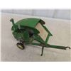 Image 2 : John Deere Steel Toy Baler 11'' Long Made in USA, Tin Tractor Made