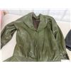 Image 2 : 2 Danier Leather Jackets - Green XS, Black S 