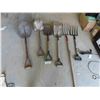 Image 1 : 4 Shovels, Potato Fork, 5 Tine Hay Fork