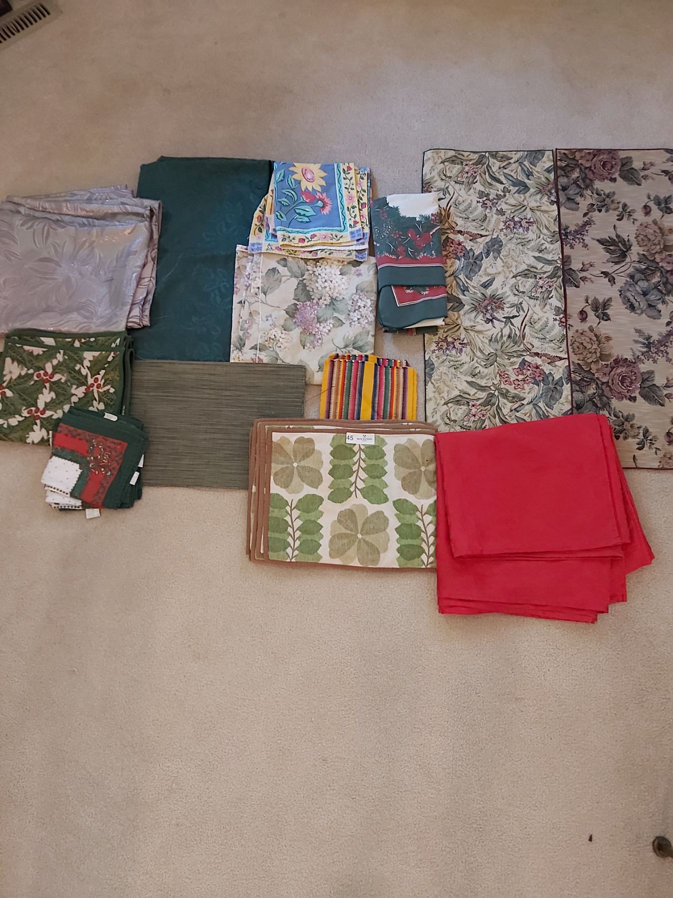 Assorted Table Linens - Beck Auctions Inc.