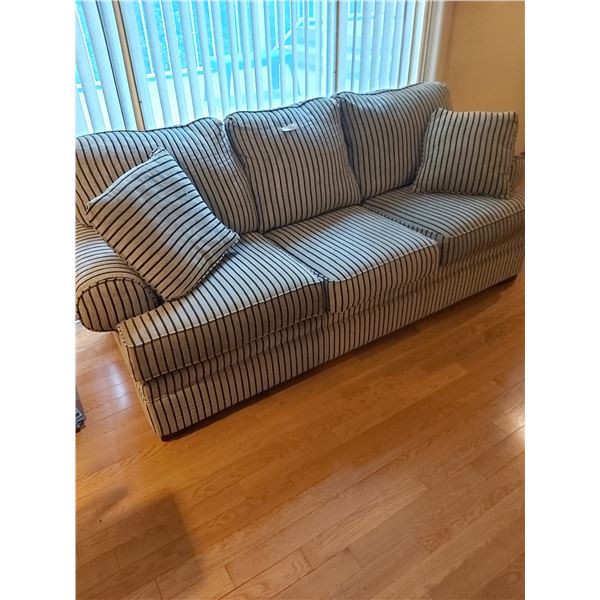 Sklar Peppler 1800 Series Couch With Two Throw Pillows - 86L x 35D x 36H