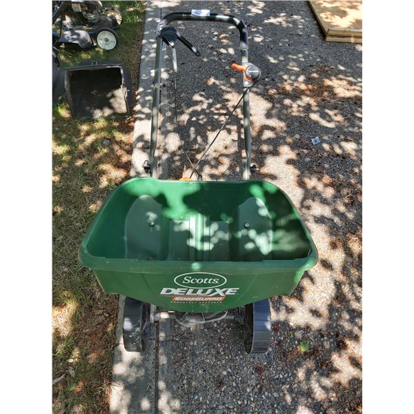 Scotts Deluxe Edgeguard Broadcast Spreader Beck Auctions Inc.