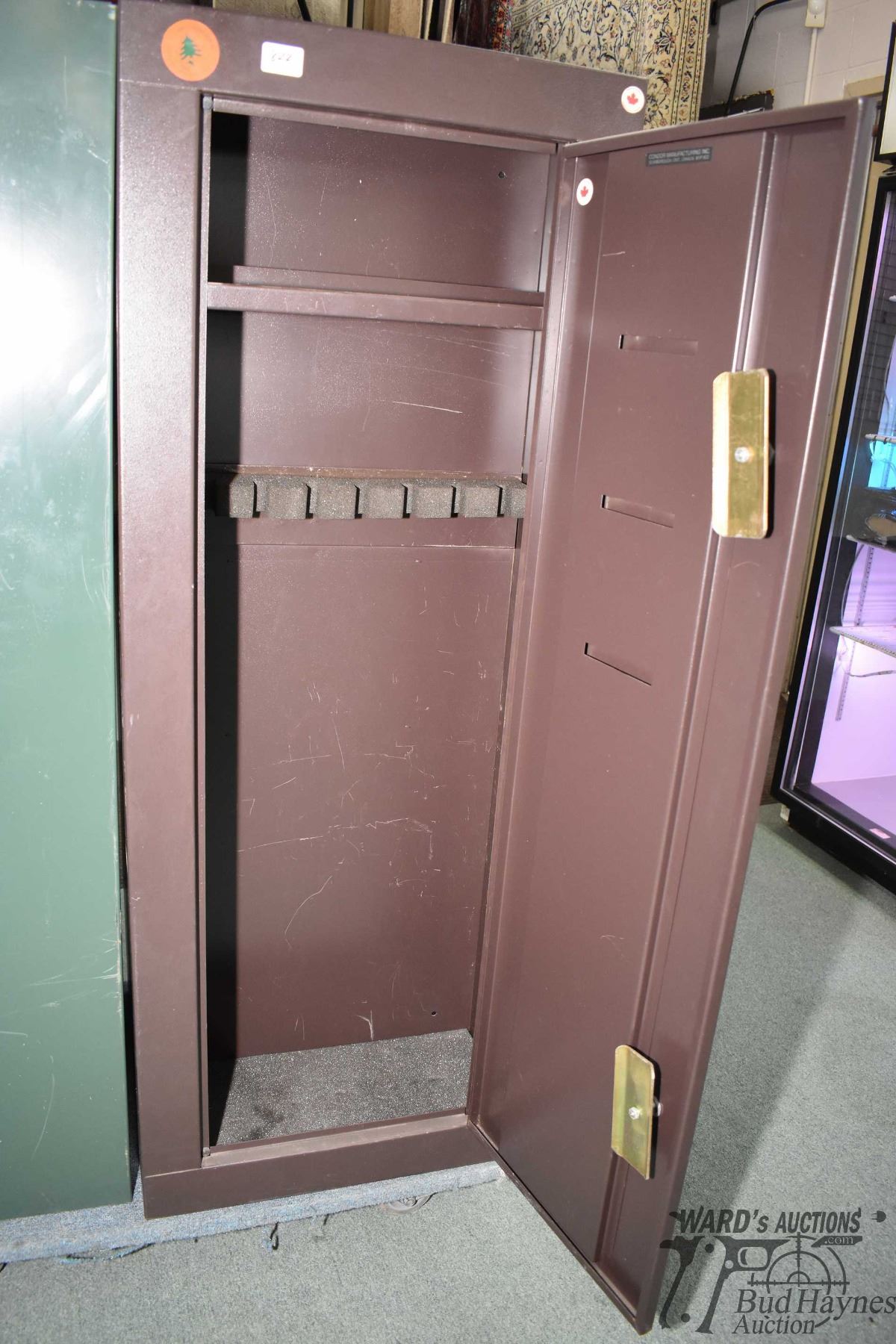 Condor Gun Safe Condor 8 gun metal safe w/ storage shelf and double locks. Measures 55 ...