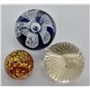 Image 1 : 3 Art Glass Paperweights