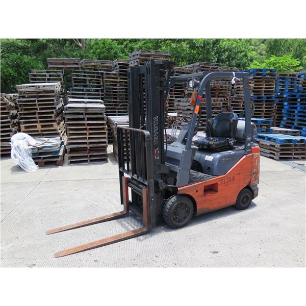 Toyota 8FGCU18 Propane Forklift, Starts & Runs (See Video), Needs Repair