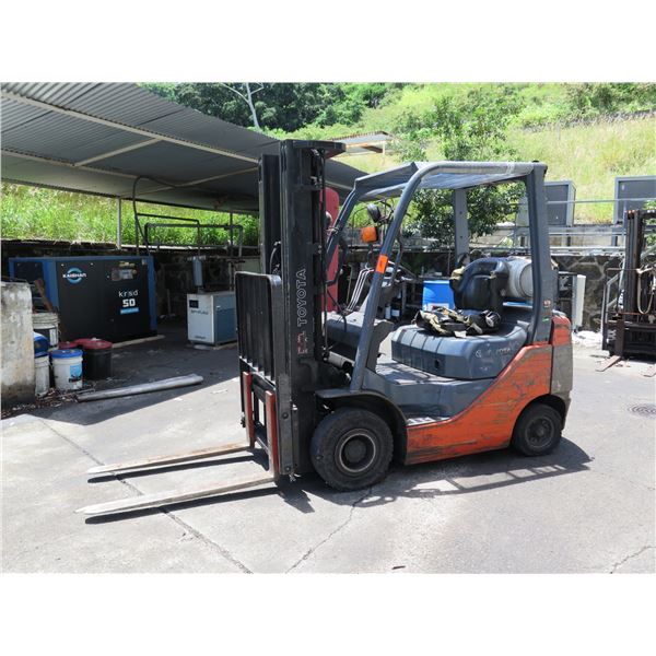 Toyota 8FGU18 Propane Forklift, Starts & Runs (See Video), Needs Repair