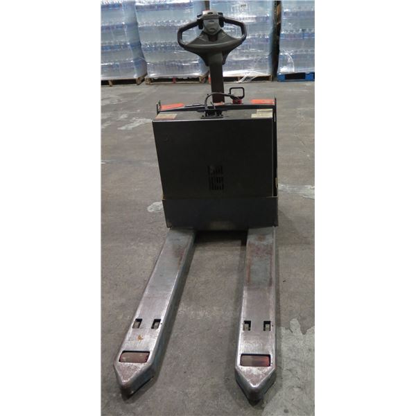 Toyota 8HBW23 Electric Truck Pallet Jack (powers on, does not run)