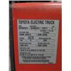 Image 5 : Toyota 8HBW23 Electric Truck Pallet Jack (powers on, does not run)