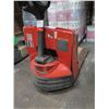 Image 5 : Toyota 7HBW23 Electric Truck Pallet Jack (powers on, does not run)