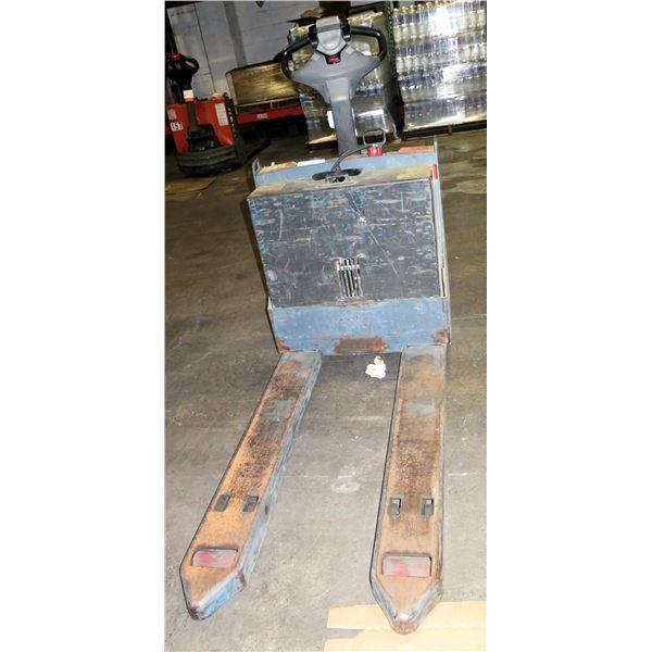 Toyota 8HBW23 Electric Truck Pallet Jack (powers on, does not run)