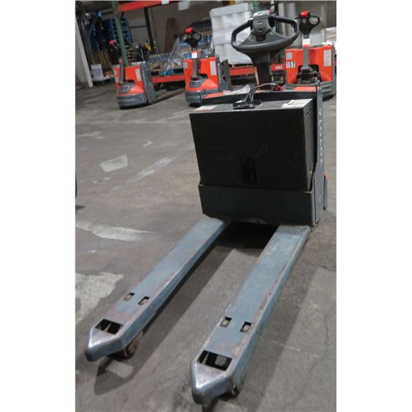 Toyota 8HBW23 Electric Truck Pallet Jack (powers on, does not run)