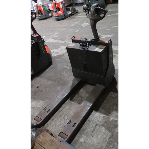 Toyota 8HBW23 Electric Truck Pallet Jack (does not run)