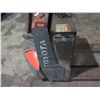 Image 8 : Toyota 8HBW23 Electric Truck Pallet Jack (does not run)