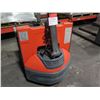 Image 4 : Toyota 8HBW23 Electric Truck Pallet Jack (no power - needs repair)