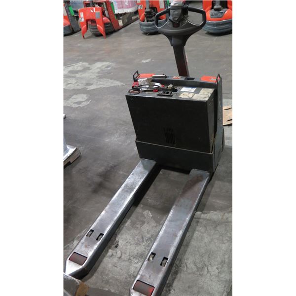 Toyota 8HBW23 Electric Truck Pallet Jack (powers on, does not run)