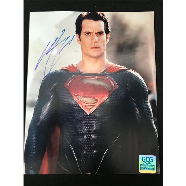 HENRY CAVILL SIGNED SUPERMAN 8 X 10 (GCG HOLO)