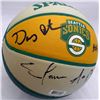 Image 2 : SHAWN KEMP AND GARY PAYTON SIGNED SPALDING BASKETBALL (BECKETT COA)