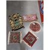 Image 1 : FIVE COLLECTIBLES
