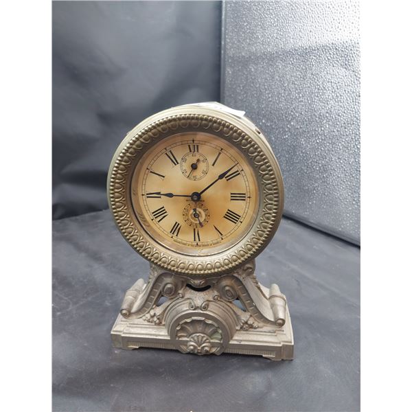 VINTAGE SETH THOMAS WIND UP METAL MANTLE CLOCK