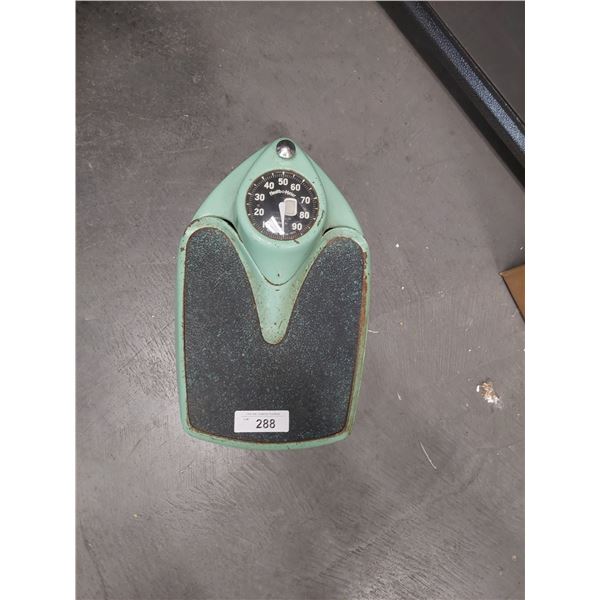 1940'S HEALTHOMETER CAST METAL BATHROOM SCALE