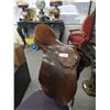 Image 2 : LEATHER ENGLISH SADDLE