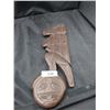 Image 1 : VINTAGE WEST COAST NATIVE EAGLE CARVING SIGNED LEO COMPAIN