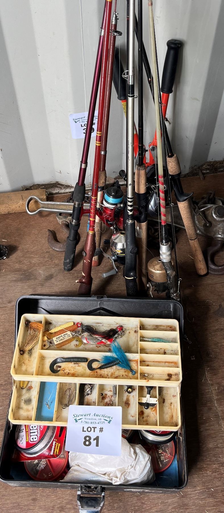 7 Fishing rods & tackle box