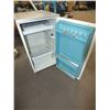 Image 2 : Danby Mini Fridge