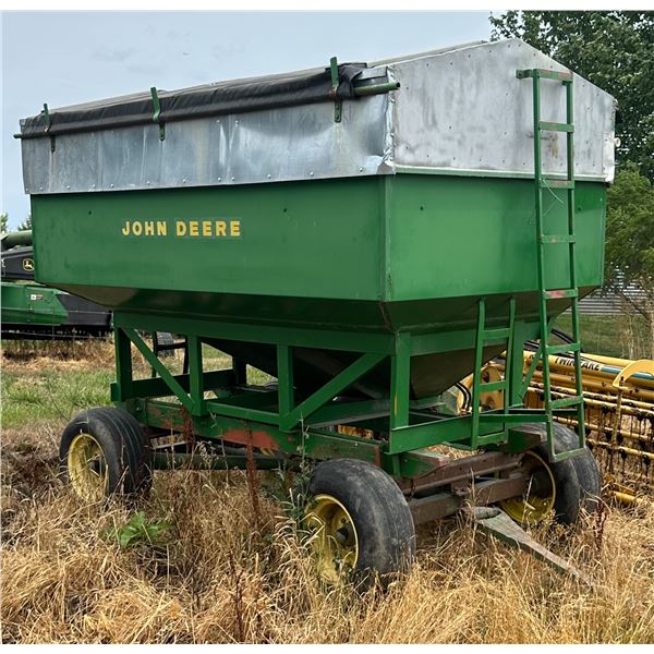 JD Gravity Flow Wagon