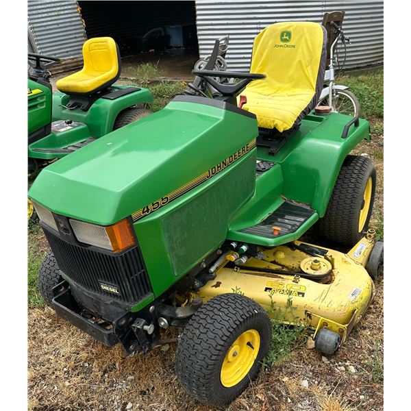 John Deere 445 Riding lawnmower