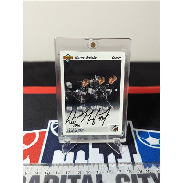 Wayne Gretzky Kings Signed Card