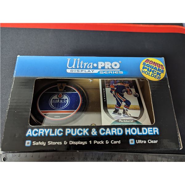 Gretzky Puck and Card plus Holder