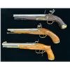 Image 2 : 3 REPRODUCTION PISTOLS.