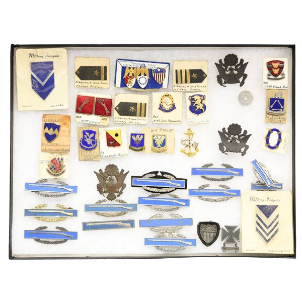 LARGE LOT OF VARIOUS MILITARY INSIGNIA, AMERICAN