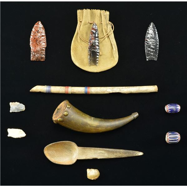 SMALL GROUPING OF NATIVE AMERICAN ITEMS.