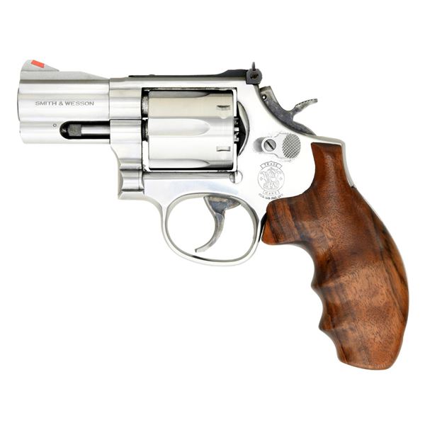 SMITH & WESSON MODEL 686-4 DA REVOLVER.