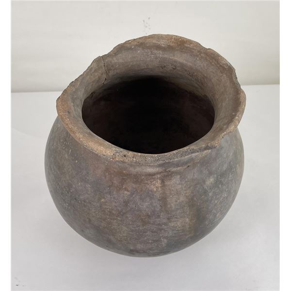 Ancient Mimbres Pottery Indian Pot Vessel