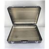 Image 2 : Halliburton Zero Aluminum Briefcase